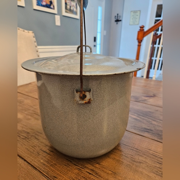 Vintage Enamelware Stock Pot/Bucket Wood Handle & Lid - Picture 5 of 14